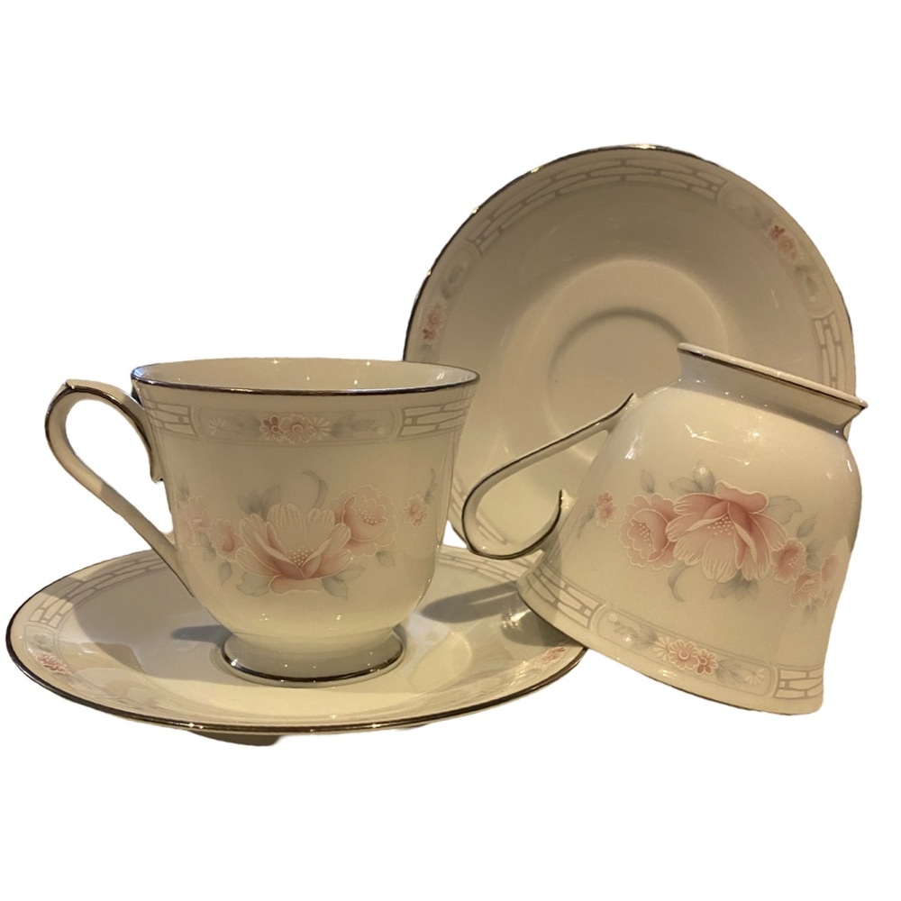 Noritake Carthage 3330 set of 2 China Tea Cups Pink Floral Pattern Platinum Trim